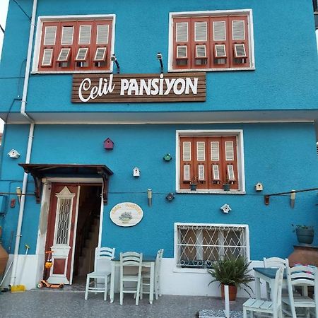 Celil Pansiyon Ayvalik Exterior photo